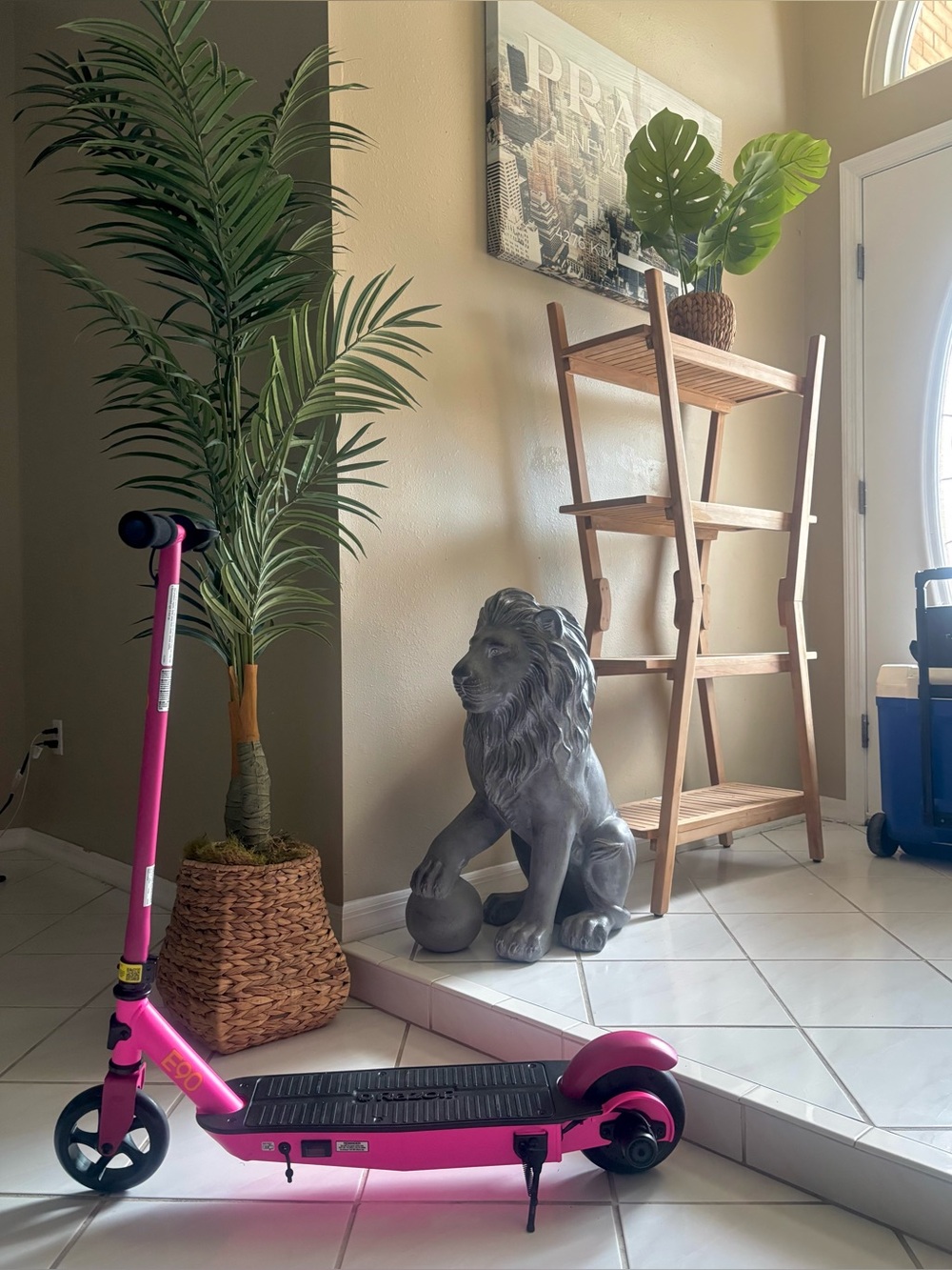 Razor E90 Pink Electric Kids Girls Scooter With Charger